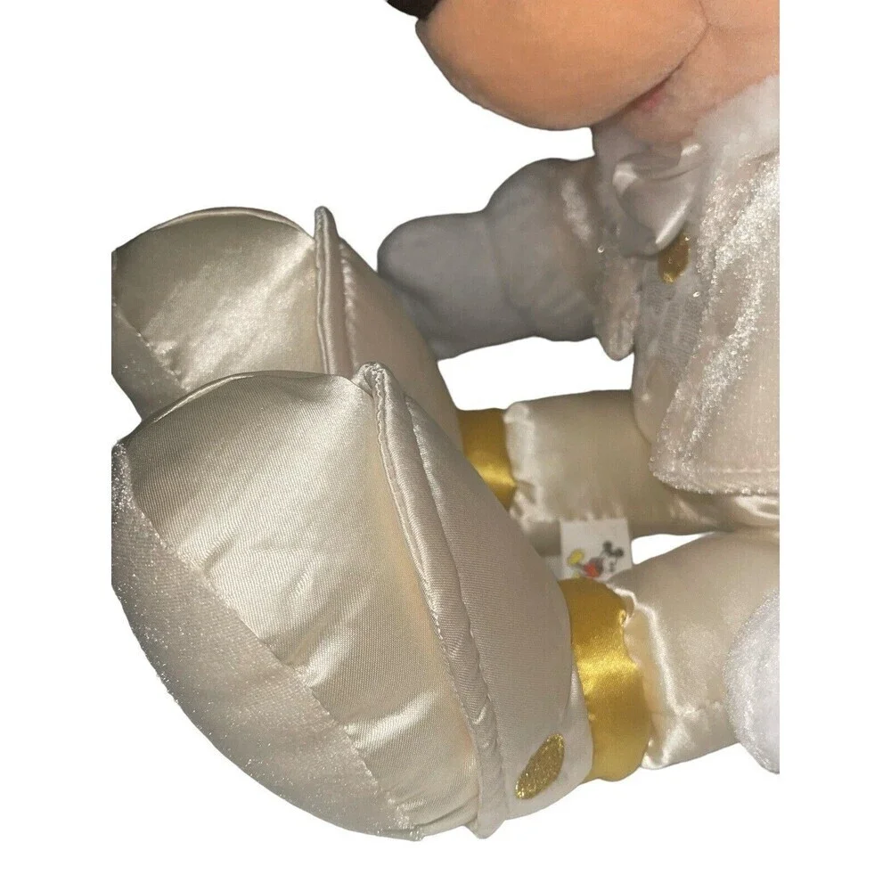 Walt Disney World Mickey Mouse Master of Ceremonies Holiday Celebration Plush 18